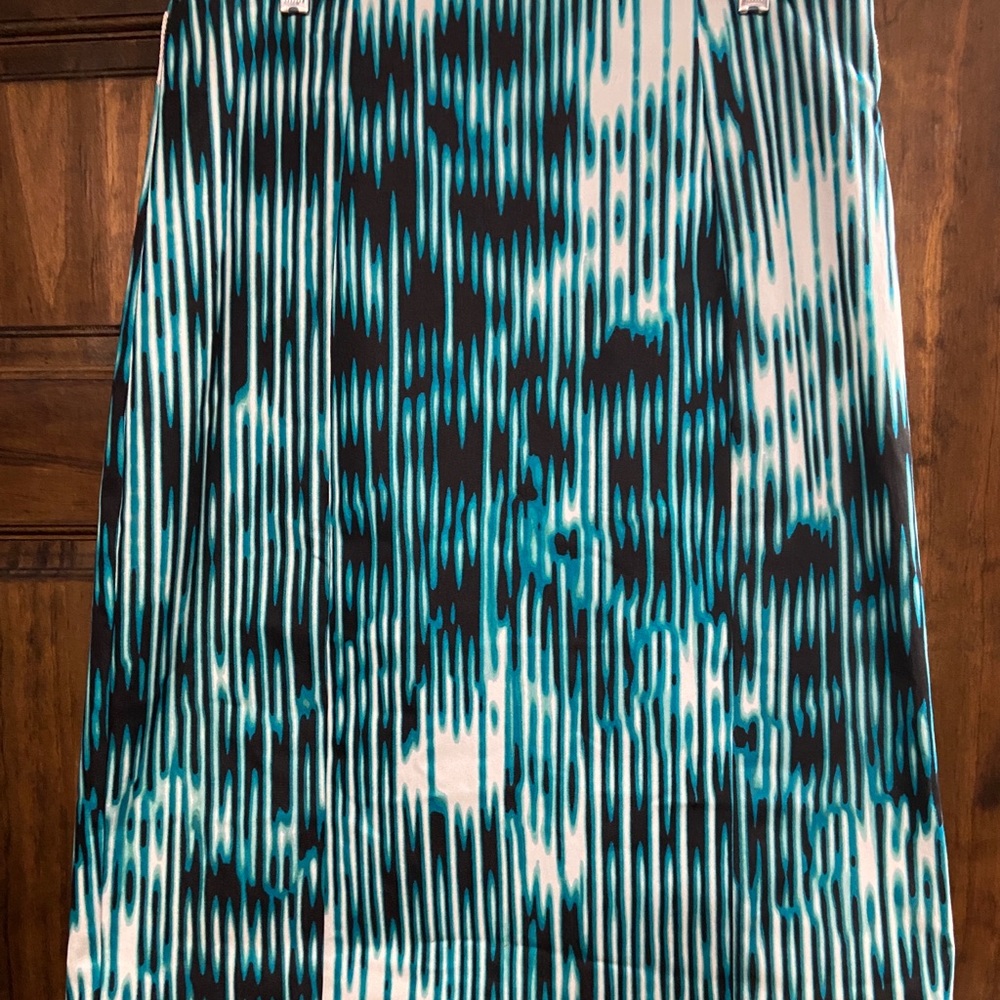 Worthington stretchy pencil skirt.